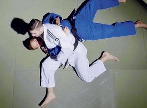 KESA-GATAME