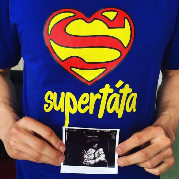 Pavel Kadeřábek se pochlubil snímkem z ultrazvuku. S Terezou Chlebovskou očekávají narození potomka.
