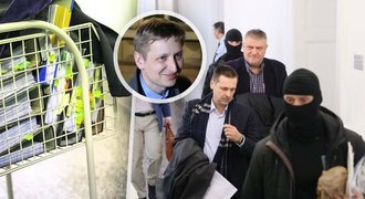 Po Peltovi jde žalobce Trčka po krku i Kaderkovi: Plný vozík důkazů!