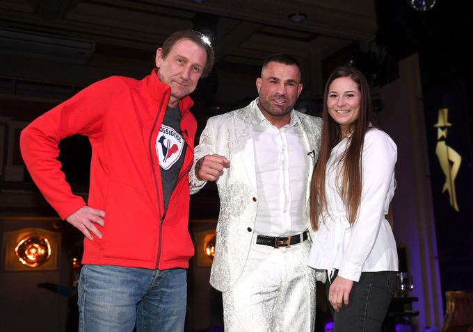 KARLOS SHOW: Hodně drsný snowboard. A Duchoslav se nepáral s Čínou KARLOS SHOW: Hodně drsný snowboard. A Duchoslav se nepáral s Čínou