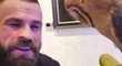 MMA fighter Karlos Vémola si pořídil sovu