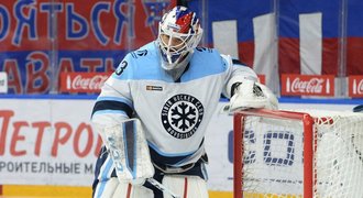 Čeští brankáři v KHL zářili! Salák i Furch začali sezonu výhrou 3:1