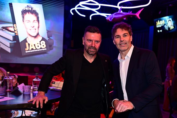 Řepka na křtu Jágrovy knihy: Zastavil čas. Jestli měl koule dát tam všechno, budu rád Řepka na křtu Jágrovy knihy: Zastavil čas. Jestli měl koule dát tam všechno, budu rád