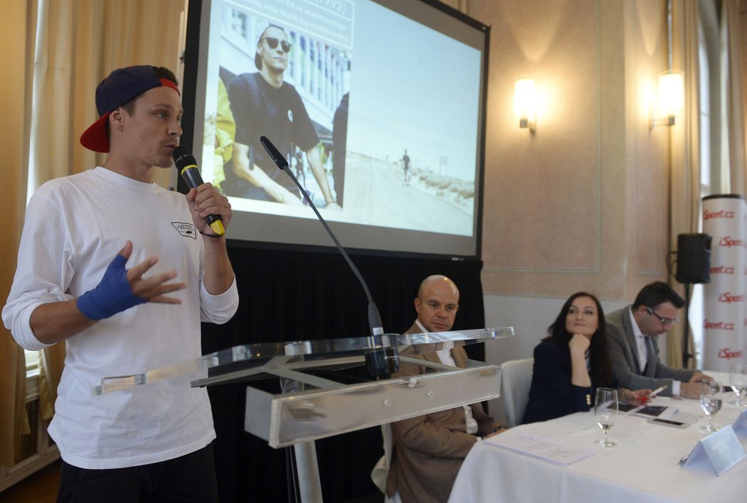 Na první konferenci SportForum se jedné z přednášek ujal i profesionální skateboardista Maxim Habanec