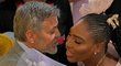 Tenistka Serena Williamsová a herec George Clooney na královské svatbě