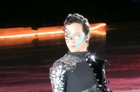 Johnny Weir ve svém programu na píseň Lady Gaga Poker Face at Stars