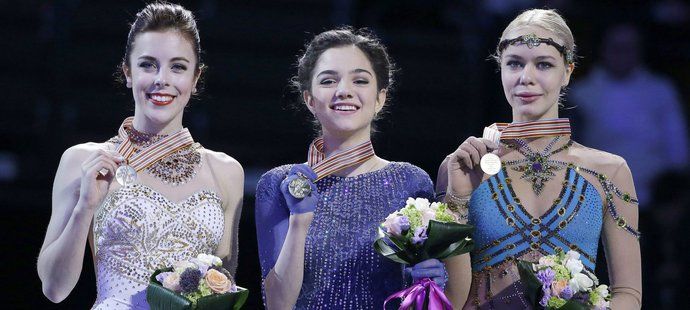 Šestnáctiletá Medveděvová vyhrála se světovým rekordem