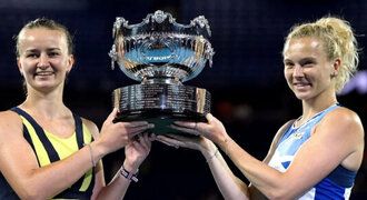 Krejčíková se Siniakovou ovládly Australian Open: Za sedm grandslamů si dělily obří balík!