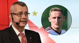 Slavia jedná o prodeji Olayinky. Tvrdík si rýpnul: Kdo je Jan Kuchta?