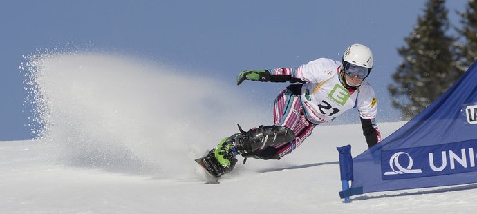 Ester Ledecká vyhrála kvalifikaci prvního závodu Světového poháru snowboardistek v olympijské sezoně.