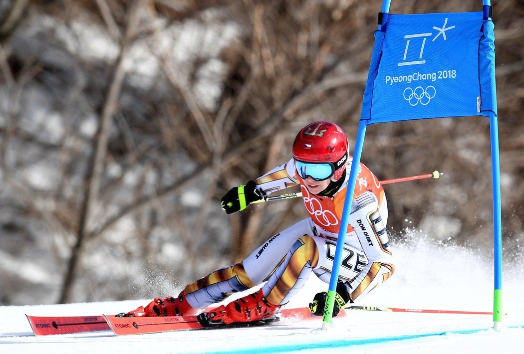 Ester Ledecká šokovala na olympijských hrách vítězstvím v superobřím slalomu. 