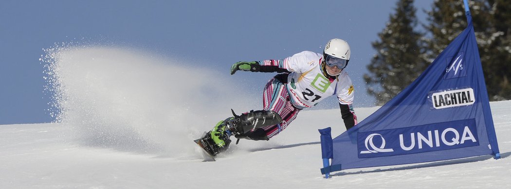 Ester Ledecká vyhrála kvalifikaci prvního závodu Světového poháru snowboardistek v olympijské sezoně.