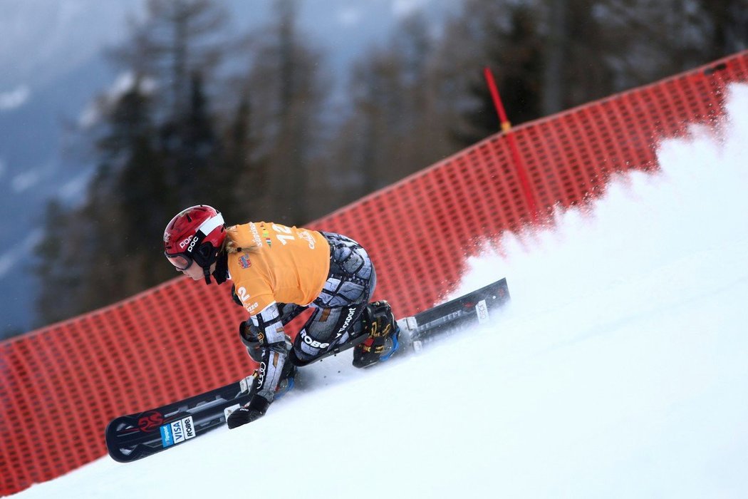 Ester Ledecká skončila v druhém paralelním obřím slalomu Světového poháru na snowboardu v Pchjongčchangu třetí, vyhrála Němka Ramona Hofmeisterová.