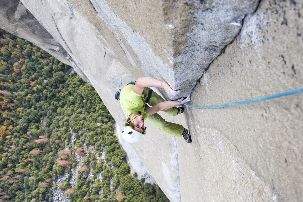 Český sportovní lezec Adam Ondra přelezl jako třetí člověk na světě patrně nejtěžší vícedélkovou cestu světa Dawn Wall