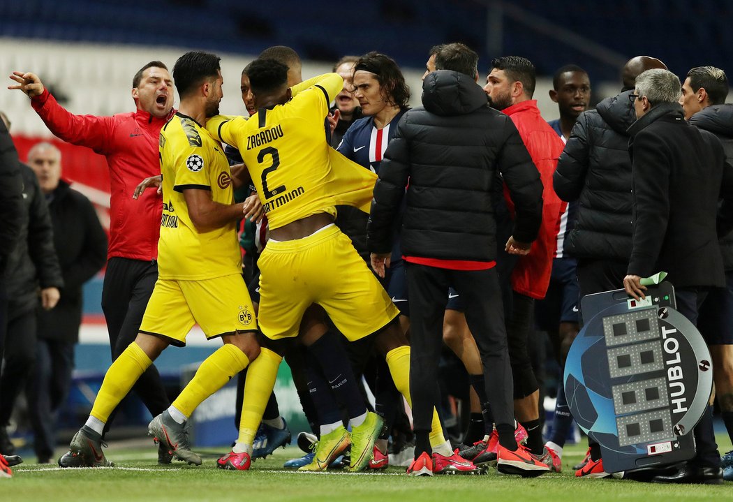 Zápas PSG s Dortmundem doprovodila hromadná strkanice