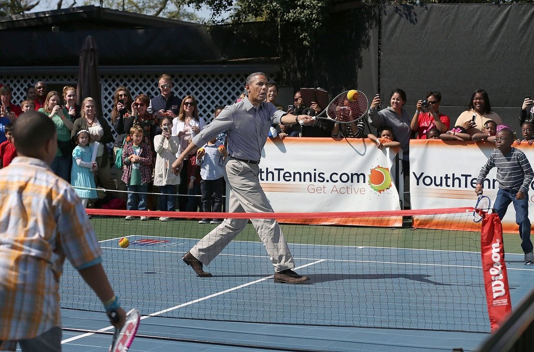 Barack Obama si na velikonoční pondělí zahrál s dětmi i líný tenis
