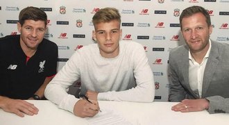 Brankář Jaroš podepsal v Liverpoolu, český talent bude trénovat Gerrard
