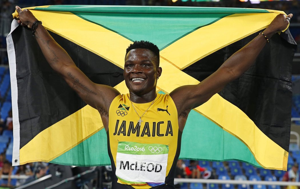 Jamajčan Omar McLeod vyhrál závod na 110 m překážek na OH v Riu.