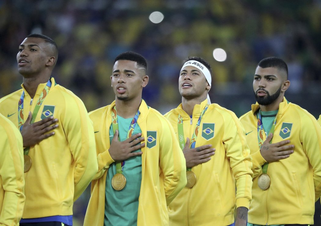 Brazilští fotbalisté se zlatými medailemi z olympiády