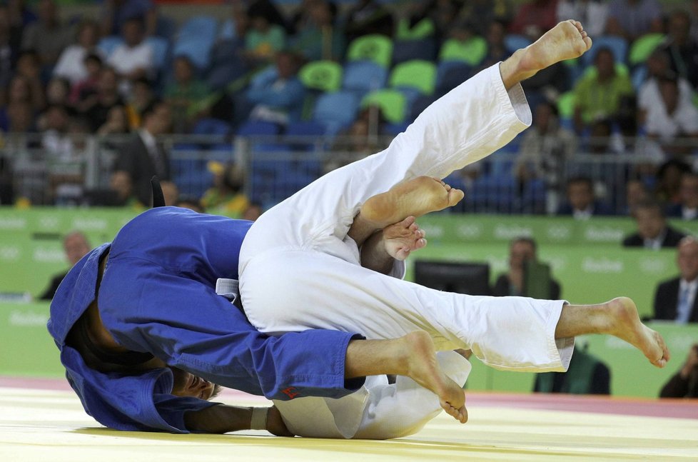Judista Lukáš Krpálek má jistou olympijskou medaili. Po výhře nad Francouzem Cyrillem Maretem postoupil do finále turnaje v Riu de Janeiro.