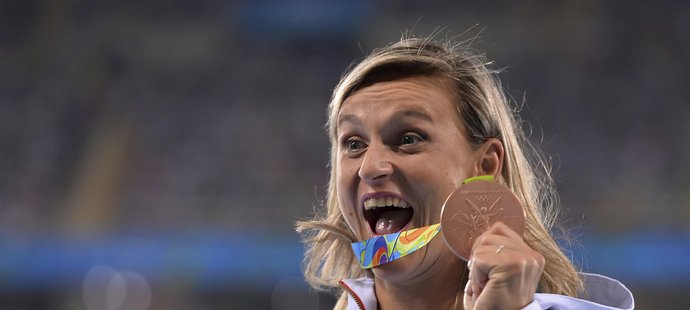 Oštěpařka Barbora Špotáková si užívala radost z bronzové medaile