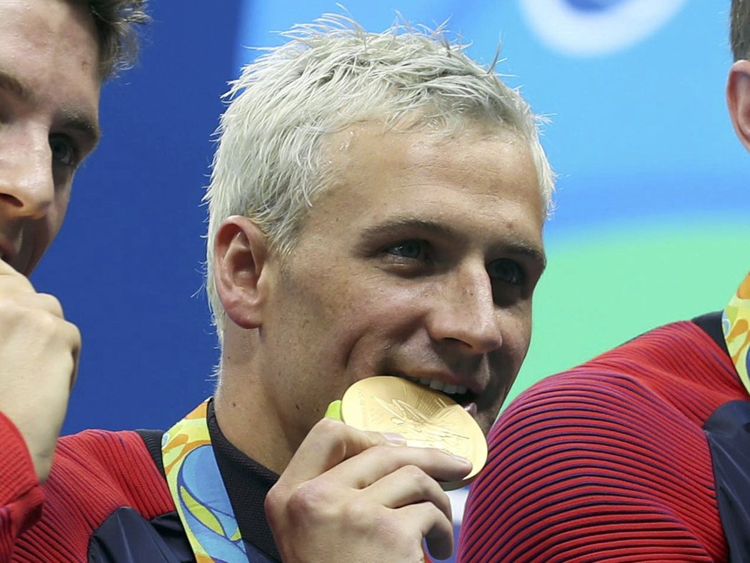 Americký plavec Ryan Lochte má problém