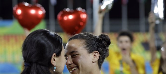 Isadora Cerullová se zasnoubila přímo na stadionu