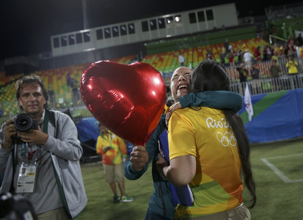 Brazilská ragbistka se zasnoubila přímo na stadionu
