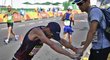 Vyčerpaný francouzský chodec Yohann Diniz na olympijské trati v Riu