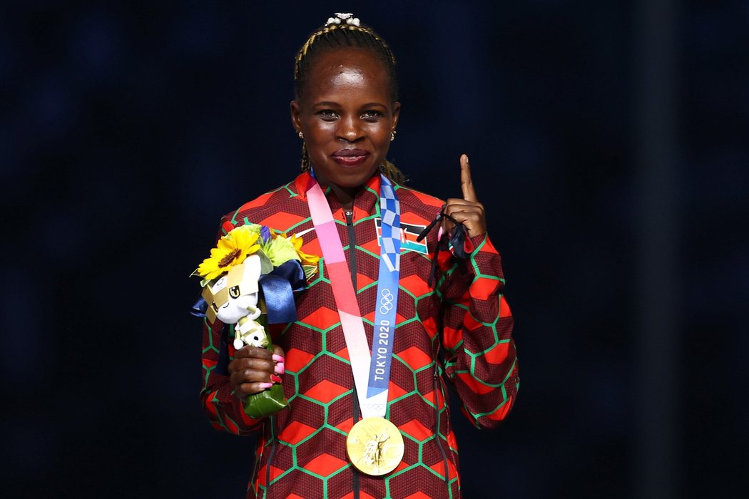 Peres Jepchirchirová z Keni získala zlato v maraton žen