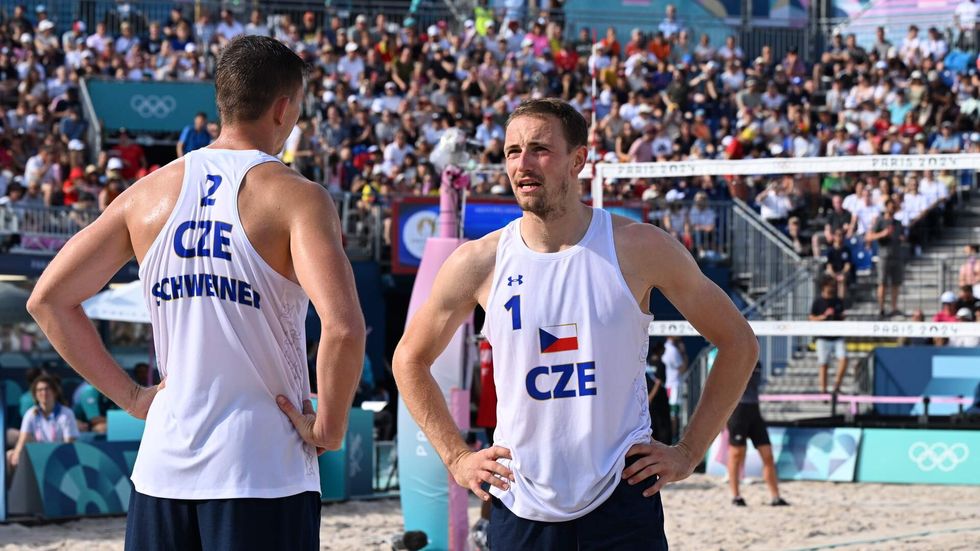 David Schweiner a Ondřej Perušic zvládli na LOH duel proti Rakušanům a postupují do play off