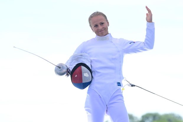Češka Lucie Hlaváčková při šermu v rámci moderního pětiboje Češka Lucie Hlaváčková při šermu v rámci moderního pětiboje