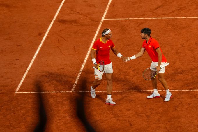 Tenis na LOH: Čechy na kurt nepustil déšť, ovace ve stoje pro Nadalcaraze Tenis na LOH: Čechy na kurt nepustil déšť, ovace ve stoje pro Nadalcaraze