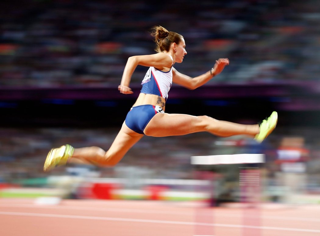 Denisa Rosolová na trati olympijských běhů v londýně