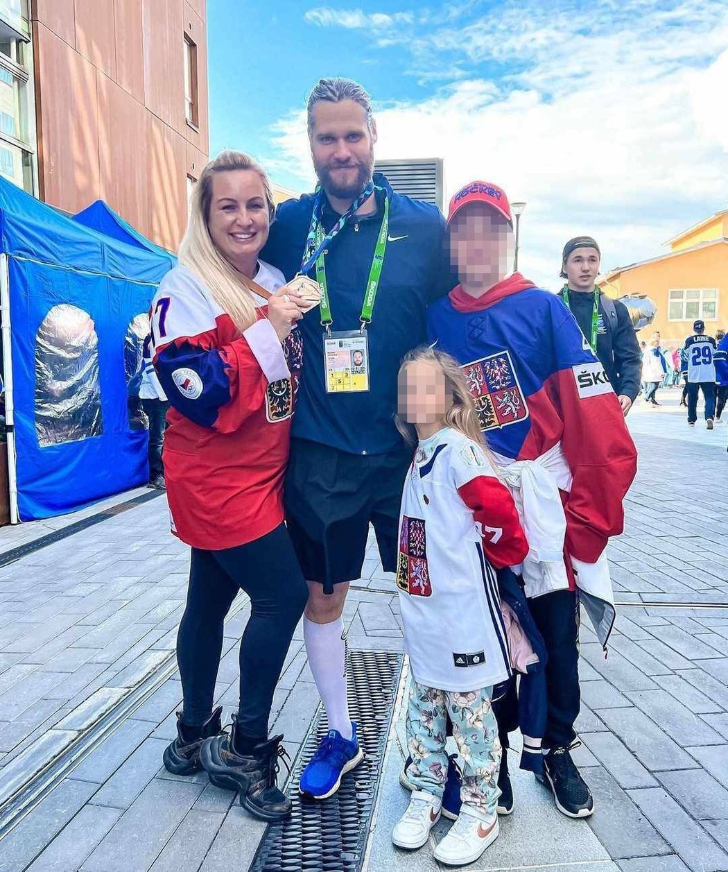Lucie Jordán, manželky hokejisty Michala Jordána, si loni na koňské vyjížďce přivodila zranění