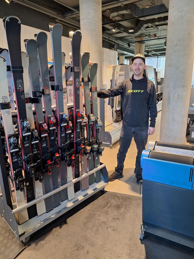 Chcete si užít lyžování? Nezapomeňte na servis! Tam se šetřit nevyplatí, upozorňuje Strachová Chcete si užít lyžování? Nezapomeňte na servis! Tam se šetřit nevyplatí, upozorňuje Strachová