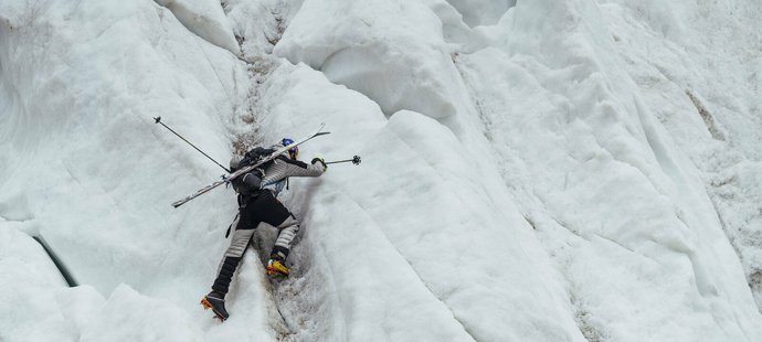 Andrzej Bargiel sjel na lyžích K2