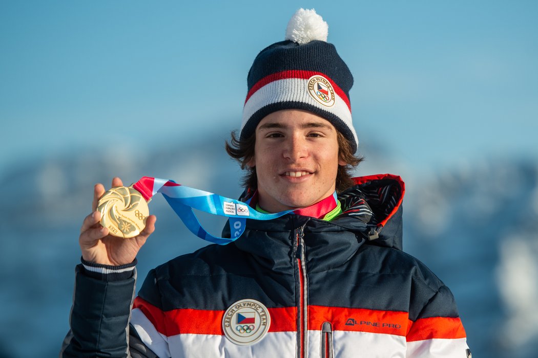 Matěj Švancer se zlatou medailí z olympijských her mládeže v Lausanne