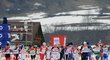 Start dopoledního předzávodu na trati Tour de Ski, na který se přihlásila Kateřina Neumannová i redaktor Blesku