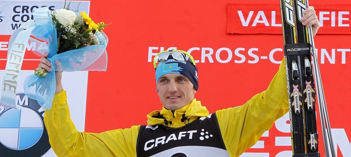 Vítězství si v závodu na 15 km klasickou technikou s hromadným startem v La Clusaz připsal Kazach Alexej Poltoranin.