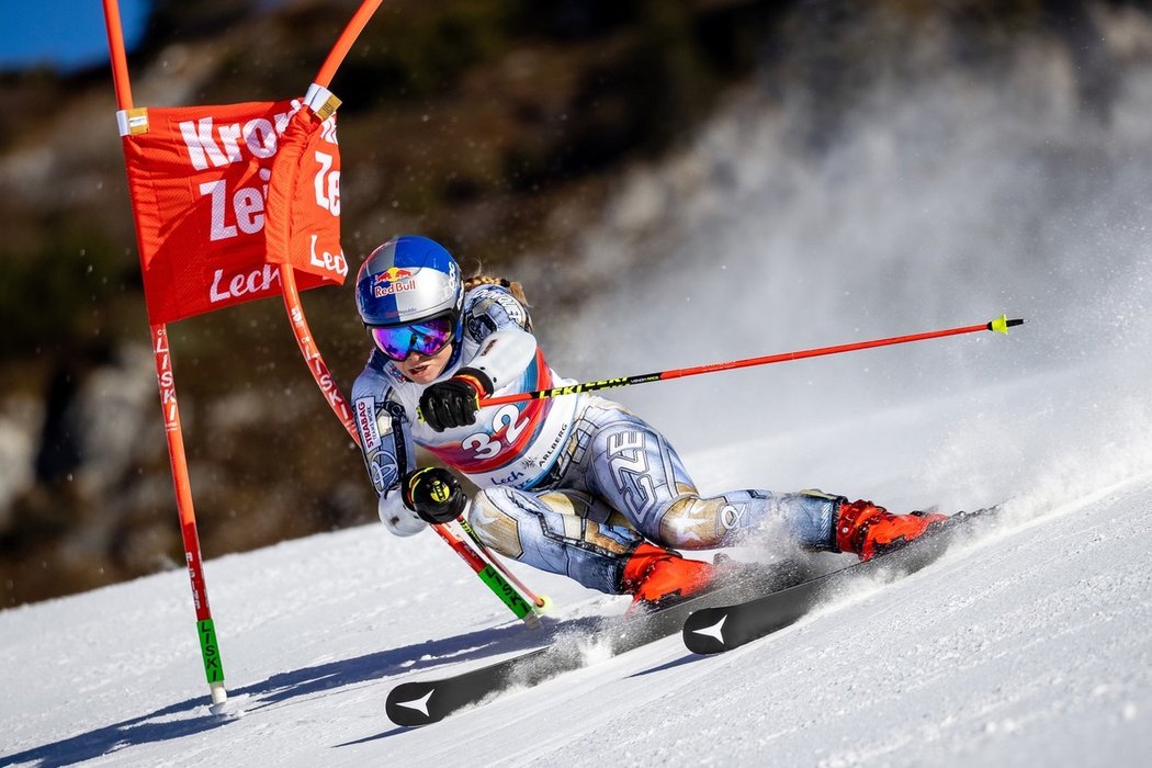 Ester Ledecká na trati paralelního obřího slalomu v Rakousku