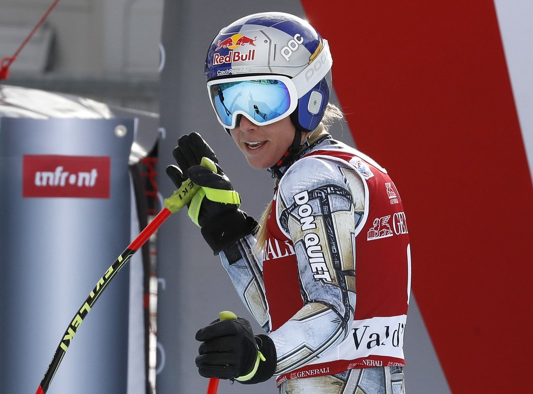 Ester Ledecká se z nejrychlejšího času v cíli Super-G ve Val d&#39;Isere ani příliš neradovala