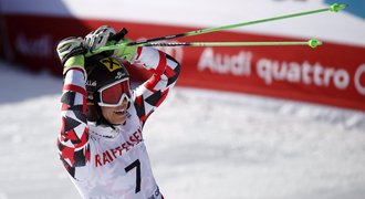 Obří slalom ovládla Fenningerová, Pauláthová upadla jako Bank