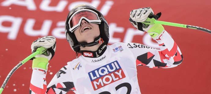Rakouská lyžařka Anna Fenningerová se raduje z výhry v super G na světovém šampionátu