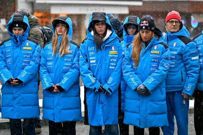 Generálka Ledecké v místě tragického požáru. Omezený program, Goggiaová se modlila Generálka Ledecké v místě tragického požáru. Omezený program, Goggiaová se modlila