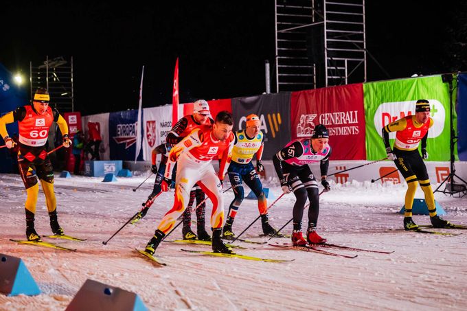 Sprint na Jizerské 50 ovládl Myhlback (19). Mohl bych být jeho otec, smál se Northug Sprint na Jizerské 50 ovládl Myhlback (19). Mohl bych být jeho otec, smál se Northug