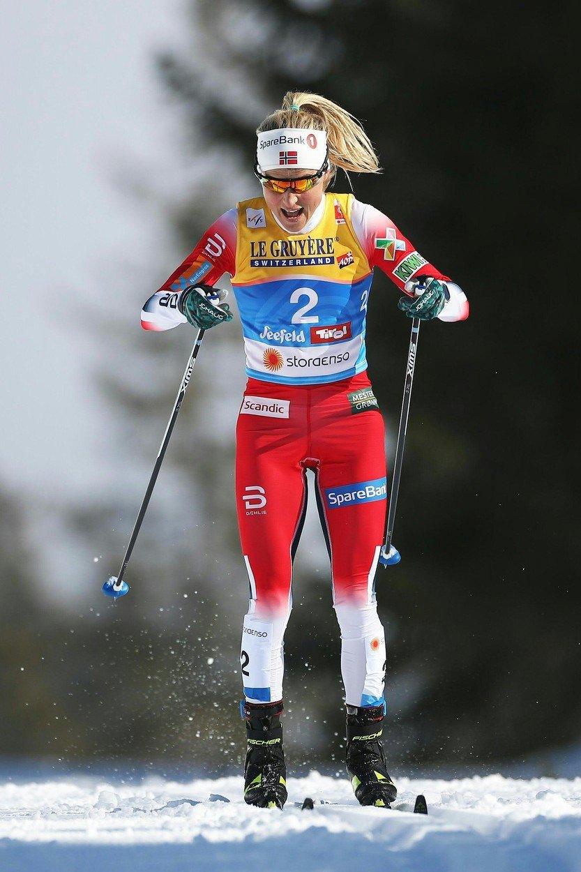 Therese Johaugová na MS suverénně ovládla skiatlon a získala zlatou medaili