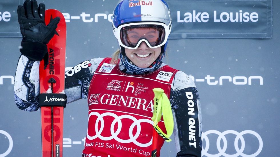 Olympijská vítězka v superobřím slalomu Ester Ledecká slaví první triumf v lyžařském Světovém poháru.