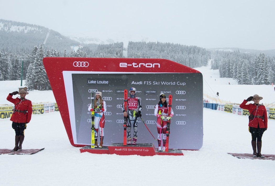 Na olympijské sjezdovce v Lake Louise se Ledecké daří. Předloni tam vyhrála jeden z tréninků a pak byla sedmá v závodu, což bylo dosud její nejlepší umístění v SP. Loni skončila v jednom ze sjezdů v kanadském středisku desátá.