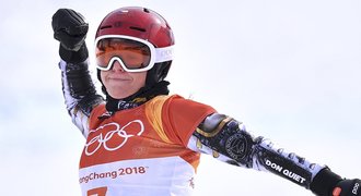 Skvělá Ledecká! Zvítězila na snowboardu, při triumfu spálila prkno